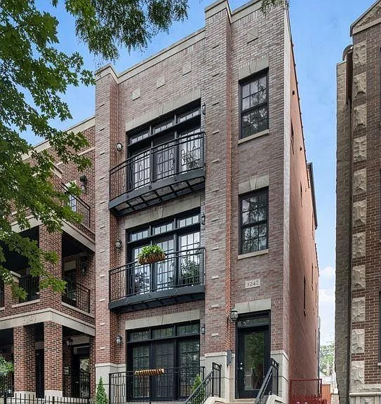 3247 N Clifton Ave #3 — Photo 3
