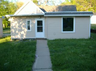 3751 N 41st St, Omaha, NE 68111