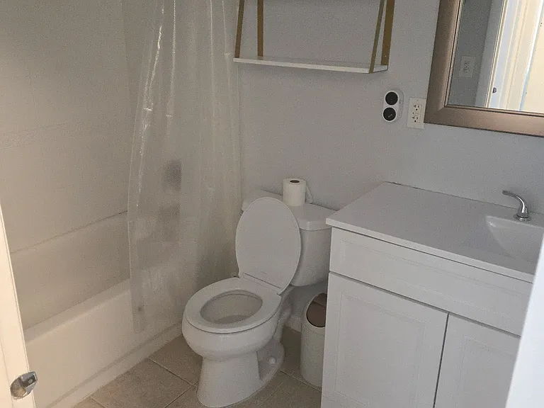 2275 Country Club Dr #12 — Photo 10