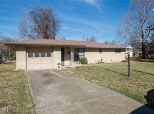1406 Christian Ave, Springdale, AR 72764