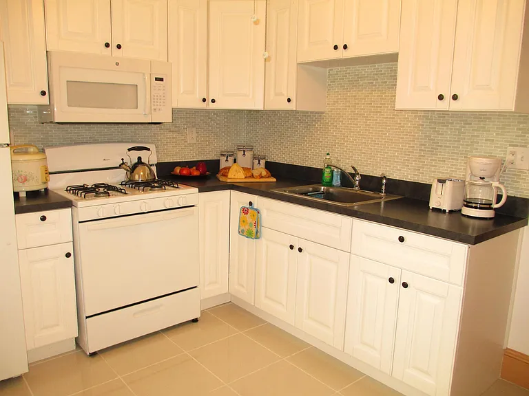 855 Pavonia Ave #2 — Photo 12