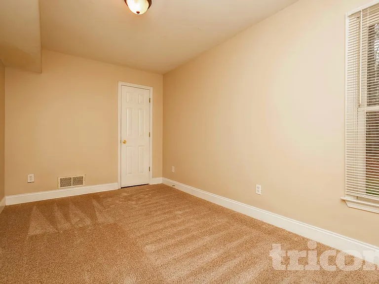 605 Kaylins Ct — Photo 12