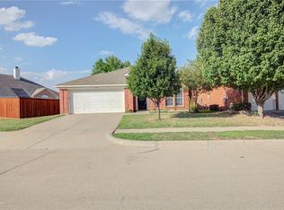 1005 Cottonbelt Dr, Saginaw, TX 76131
