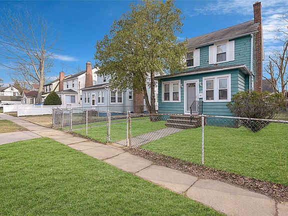 3rd image of 124 Lawson St