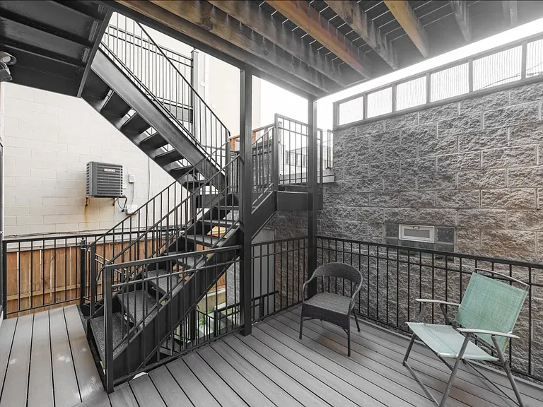 1335 W Walton St #2 — Photo 18