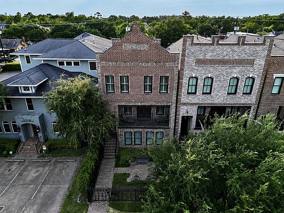 3rd image of 1341 Heights Blvd