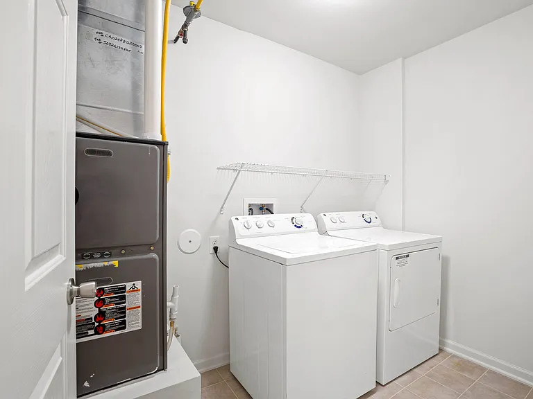 Towne Lakes Apartments — Photo 11