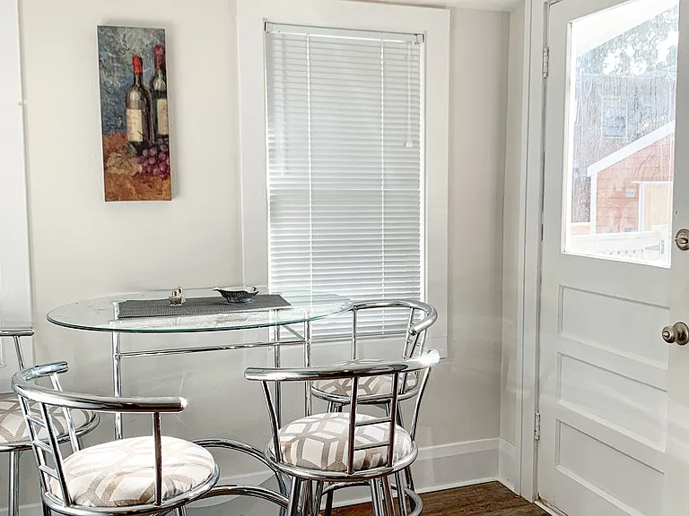 114 W Ida St — Photo 5