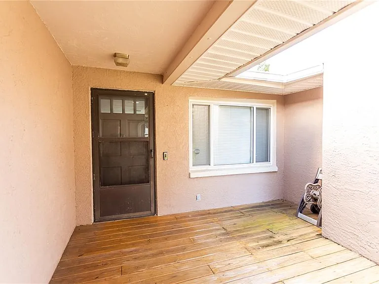2021 Valley Dr — Photo 48