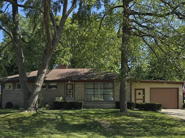 231 Avondale Ave, Trail Creek, IN 46360