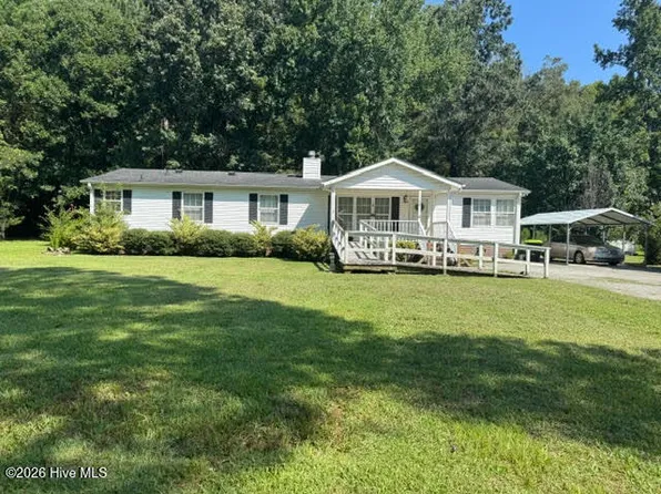 98 Lanier Ave, Rocky Point, NC 28457