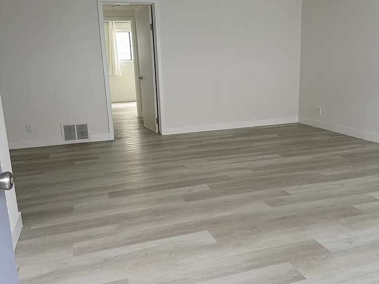 442 S Oakhurst Dr #4 — Photo 5