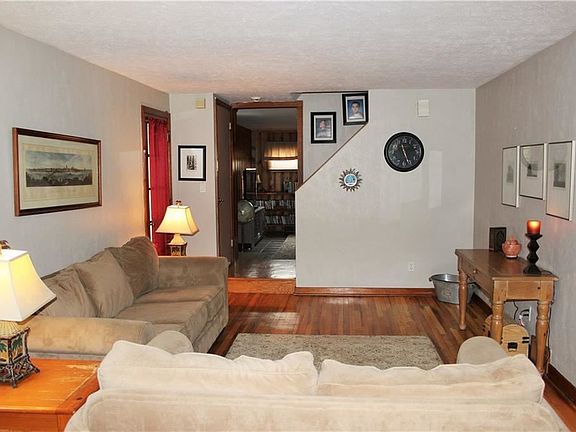 2nd image of 1408 Stanley Dr