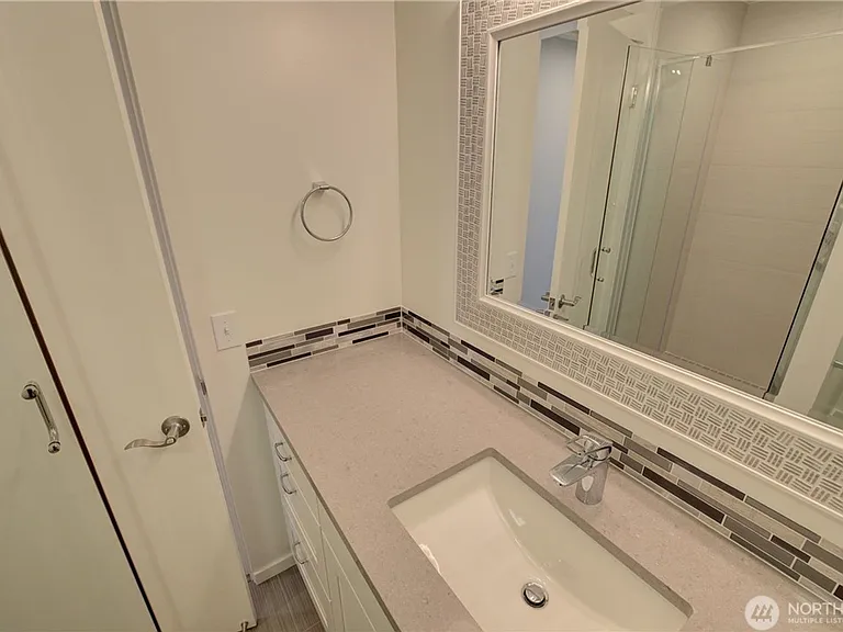 3406 W Lake Sammamish Pkwy NE — Photo 20