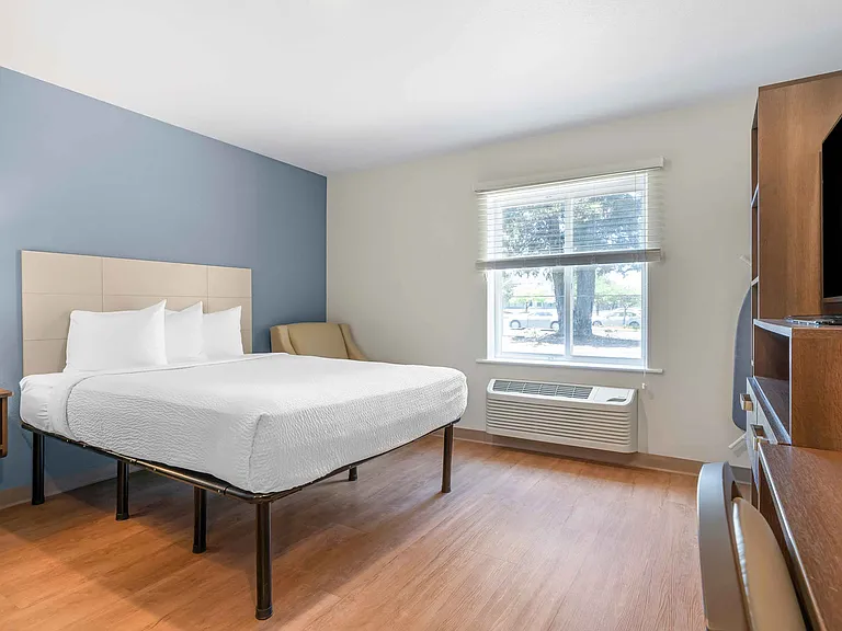 Studio Suite - 1 Queen Bed
