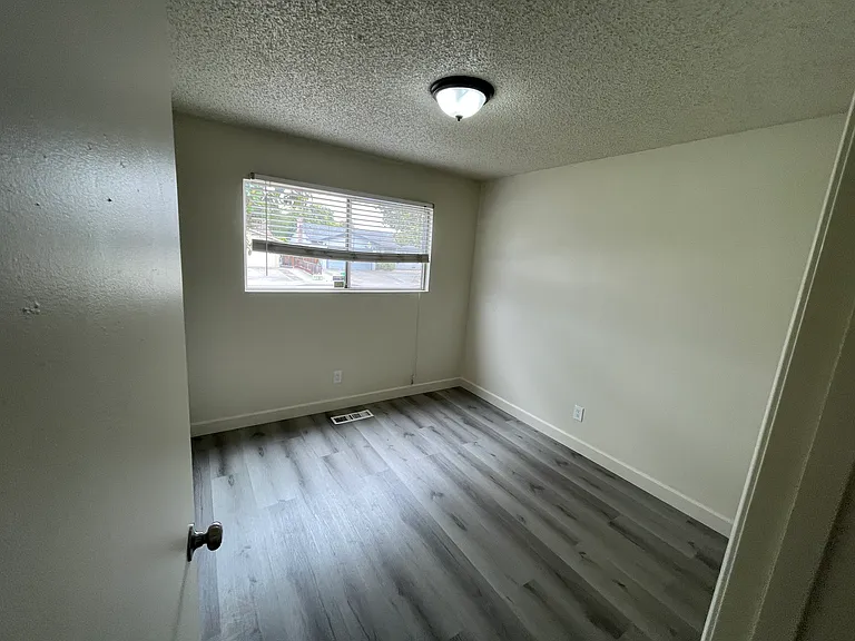 2903 Clover Ct — Photo 7