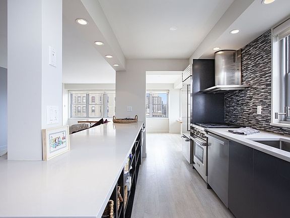 3rd image of 15 W 72nd St APT 28G