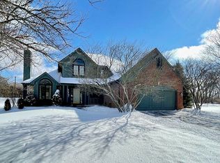 1363 Horseshoe Cir, Milford, MI 48381