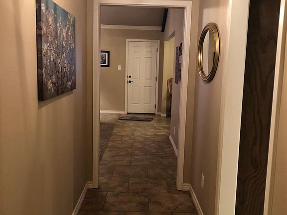 2nd image of 106 Willow Cir