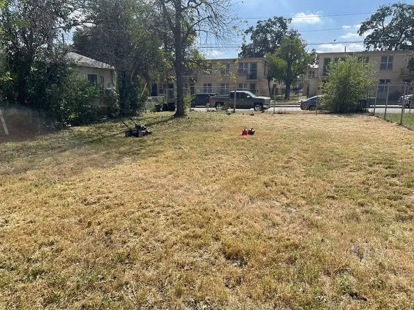 1245 Lombrano St, San Antonio, TX 78207