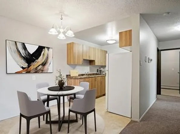 1415 McKercher Dr #3, Saskatoon, SK S7H 5A8