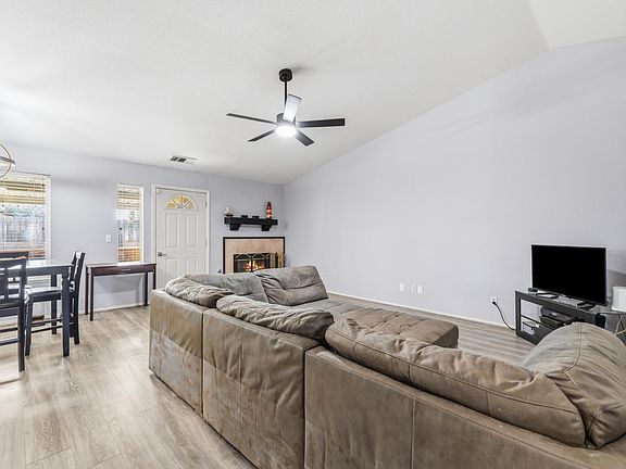 4th image of 921 Don Medico Drive