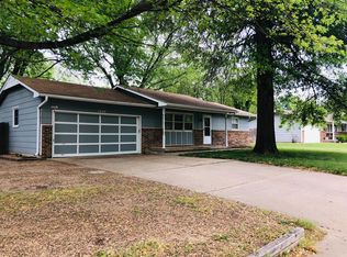 1426 N Mundell Dr, Mulvane, KS 67110