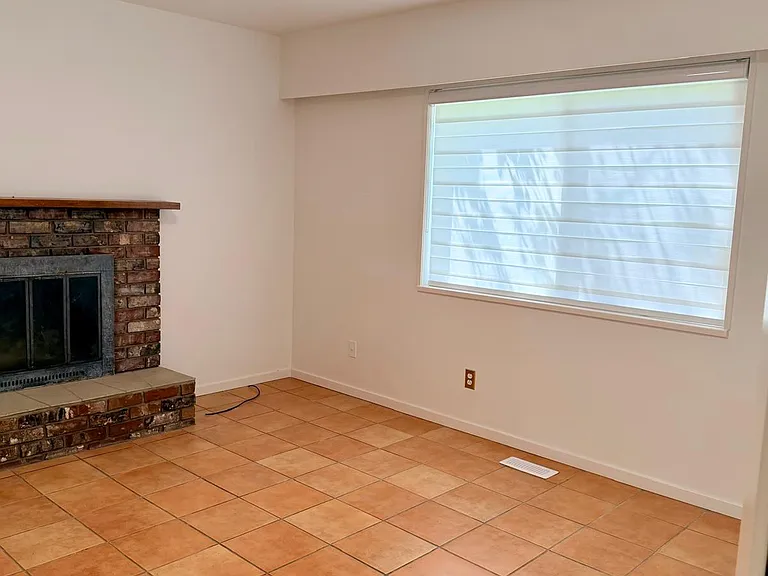 10551 Gilbert Rd — Photo 4