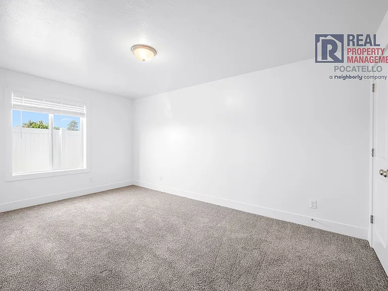 251 W Linden #BLD9 — Photo 14