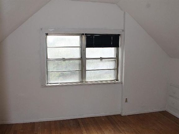 4th image of 4608 Merrydale Ave