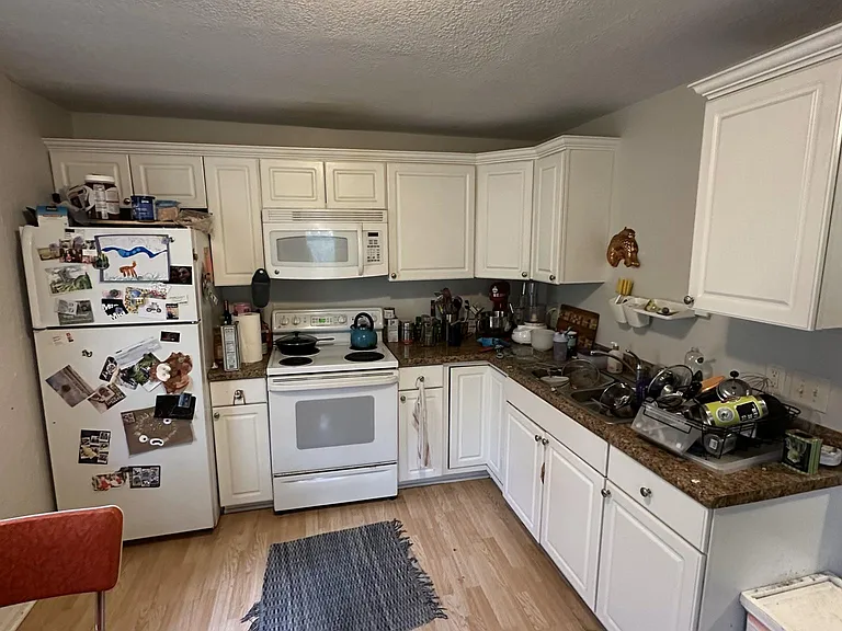 708 Holly Ave #4 — Photo 12