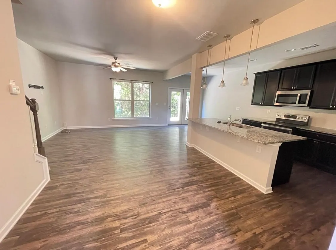 1526 Brookmere Way — Photo 3