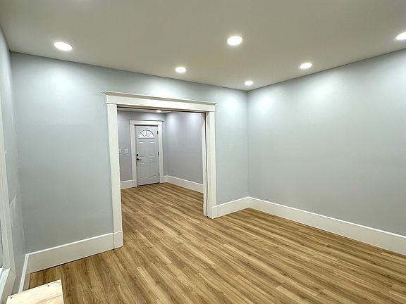 3rd image of 199 Barnard Ave #1
