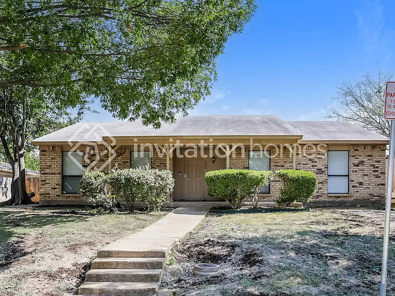 656 Priscilla Ln — Photo 1