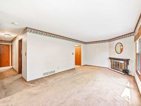5th image of 765 Sherwood Ave