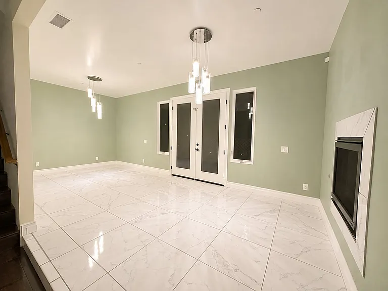 19462 Harding Ln — Photo 6