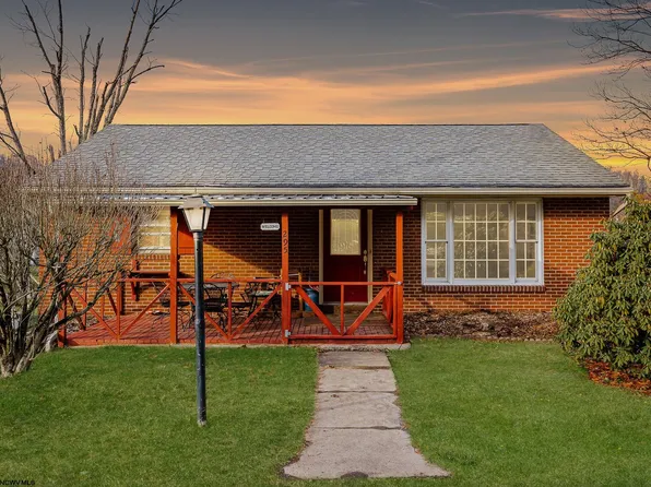 295 Haymond Rd, Grafton, WV 26354