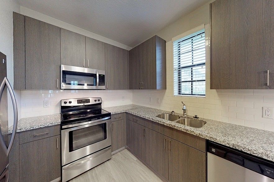 1st image of 4901 Shalimar Ln #3302
