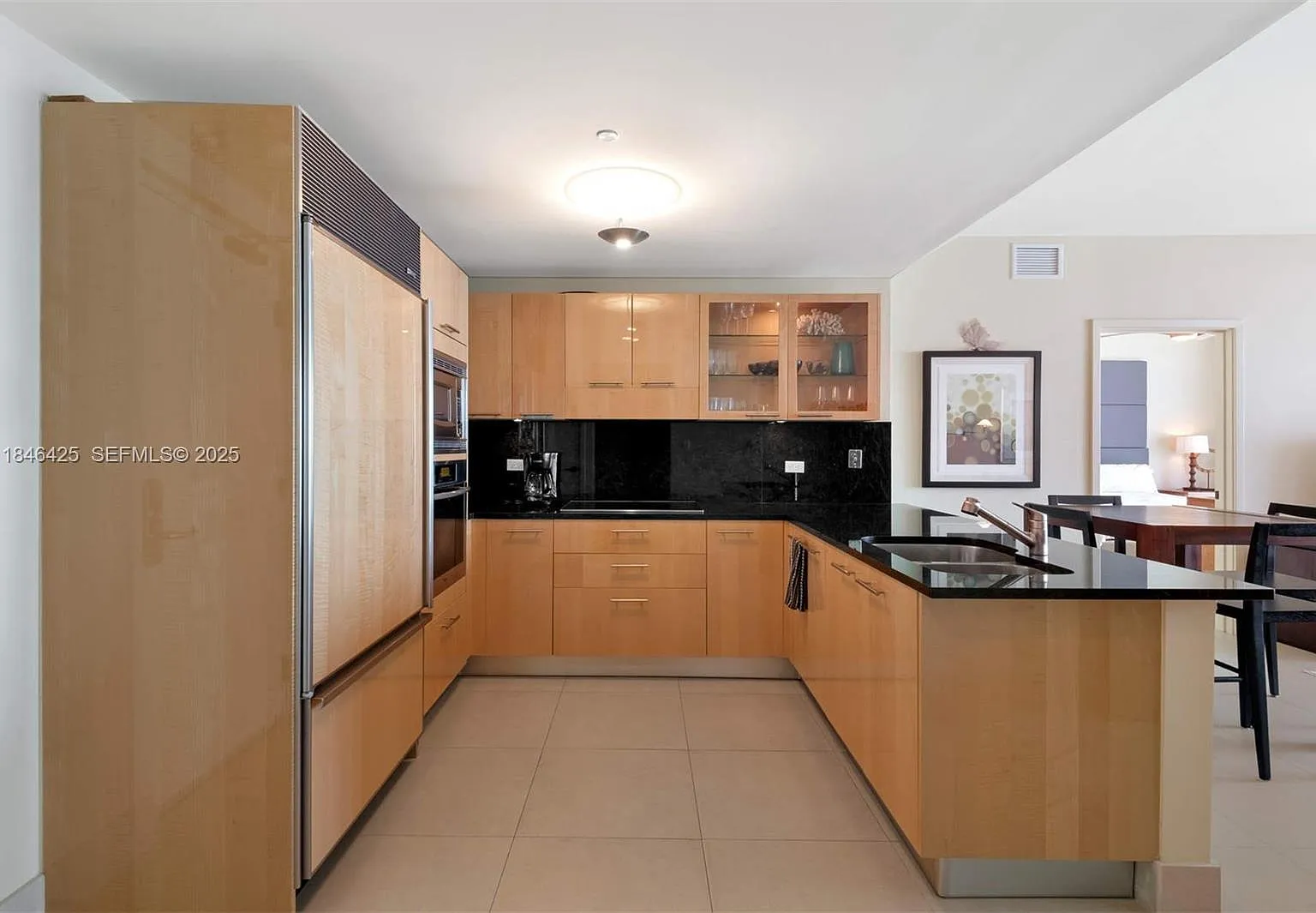 1 bed, 842 sqft, $8,900 — Photo 2