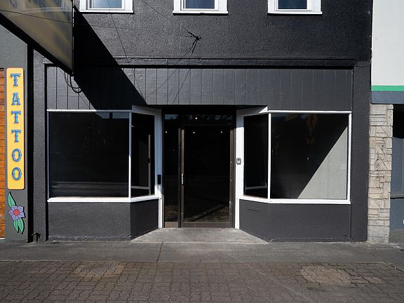 2nd image of 5222 S Tacoma Way