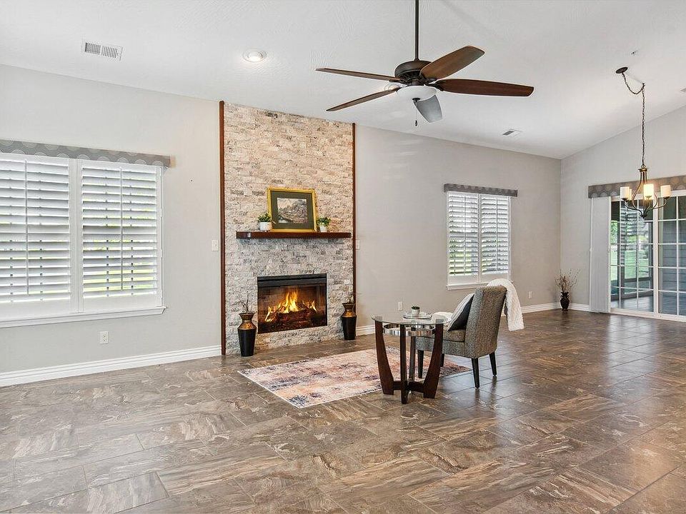 1st image of 208 Rue De Villas Circle #4