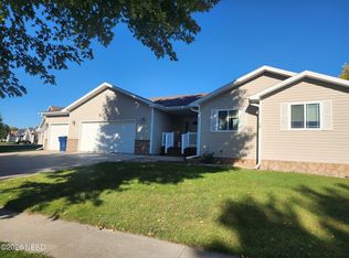 1610 Northridge Dr NE, Watertown, SD 57201