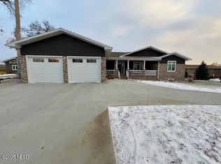 620 N Lake Dr, Watertown, SD 57201