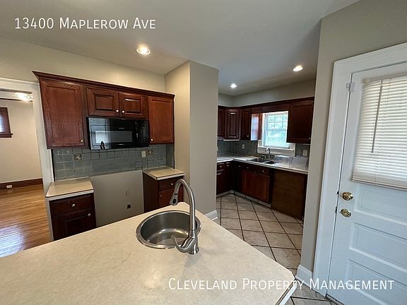 4th image of 13400 Maplerow Ave