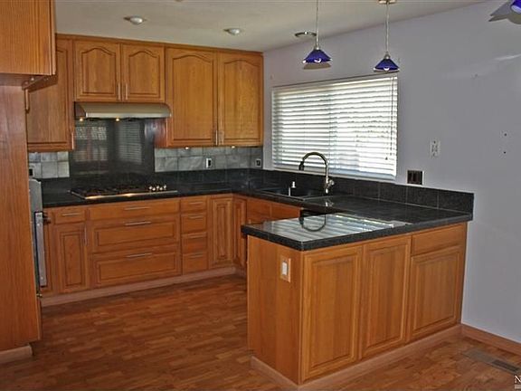 2nd image of 1641 Putnam Way