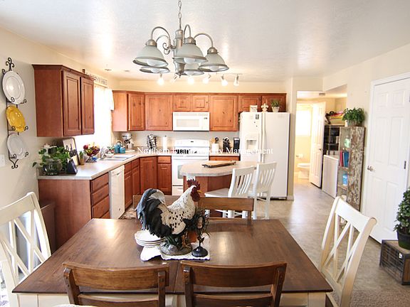 5 Dining Area_07022022