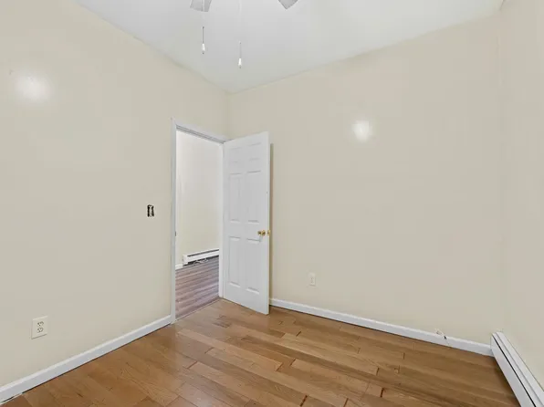 44 Court House Place image 14 of 18