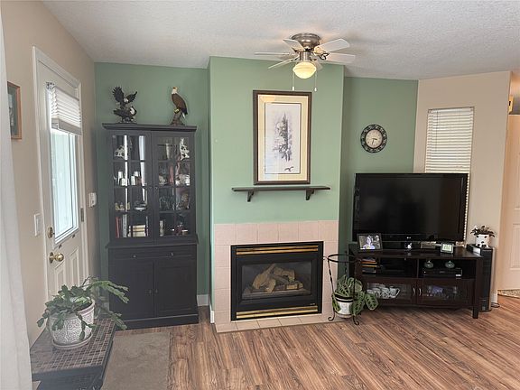 4th image of 743 Okanagan Ave #200