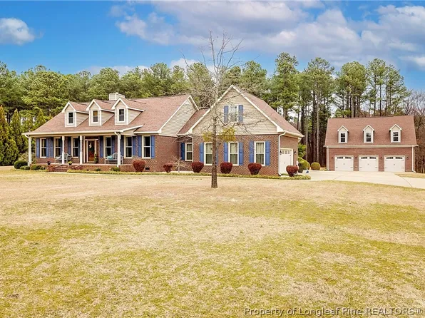 222 W Dove Ridge Ln, Spring Lake, NC 28390
