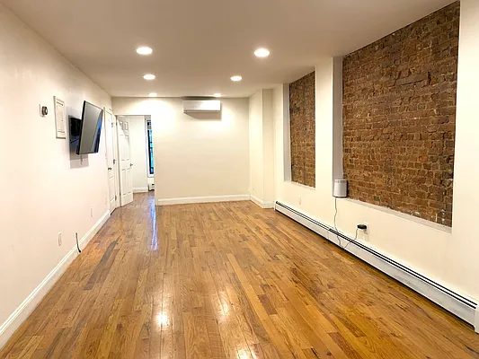 Rented by Brown Harris Stevens | media 25